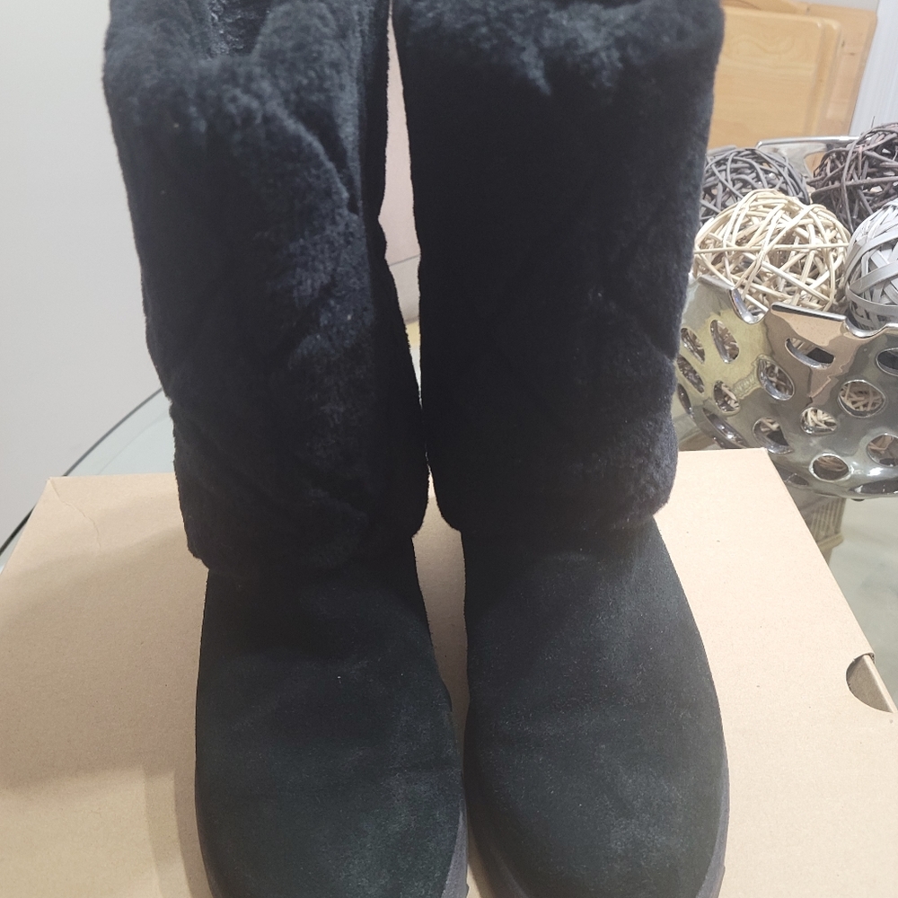 Ugg Boots - image 4